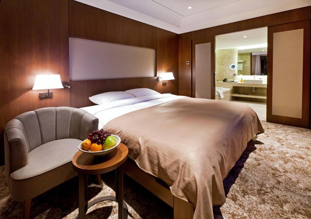 Hotel Hyundai By Lahan Ilsan Ni Exterior foto