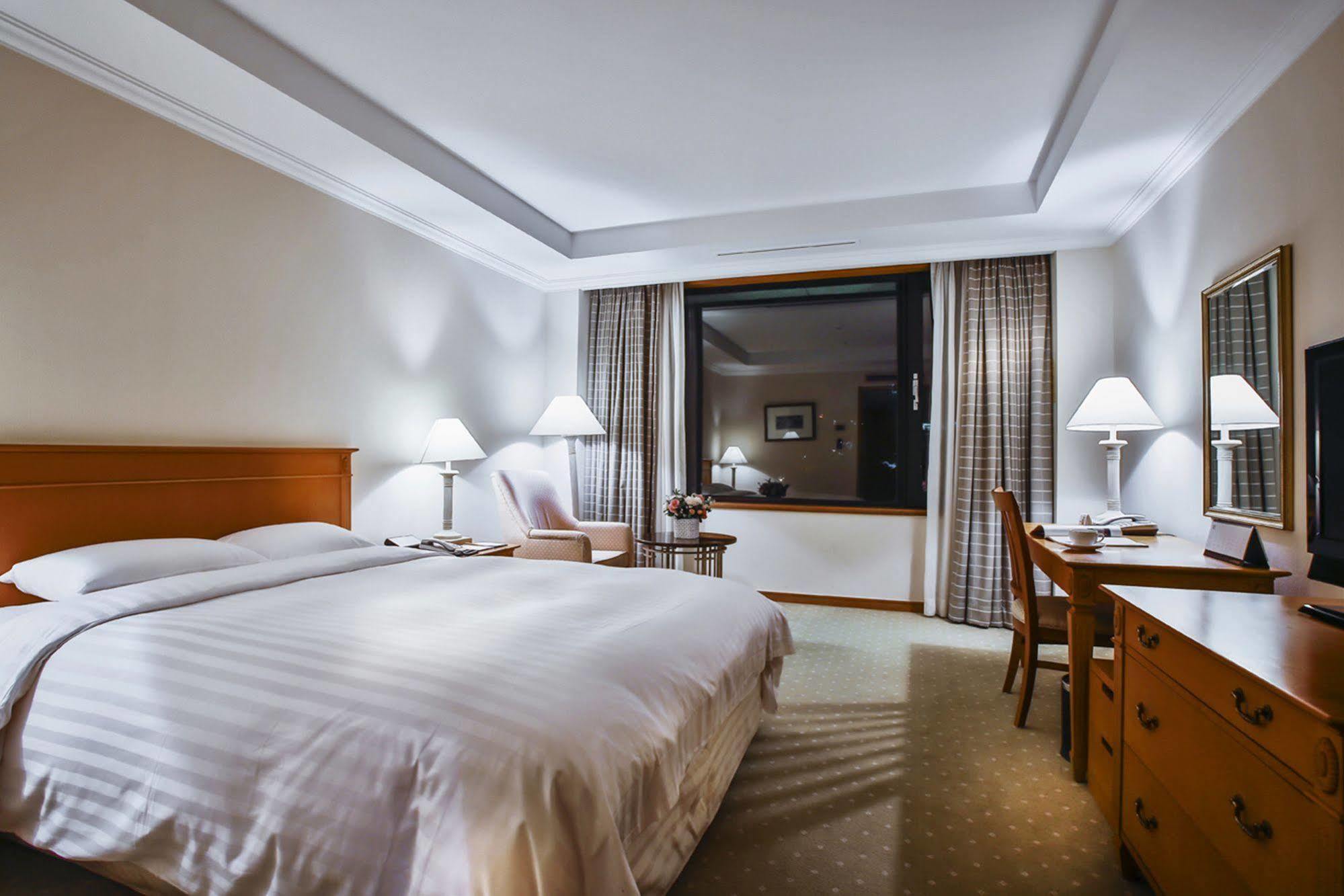 Hotel Hyundai By Lahan Ilsan Ni Exterior foto